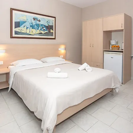 Talos Hotel Apartments Kato Daratso Exterior photo