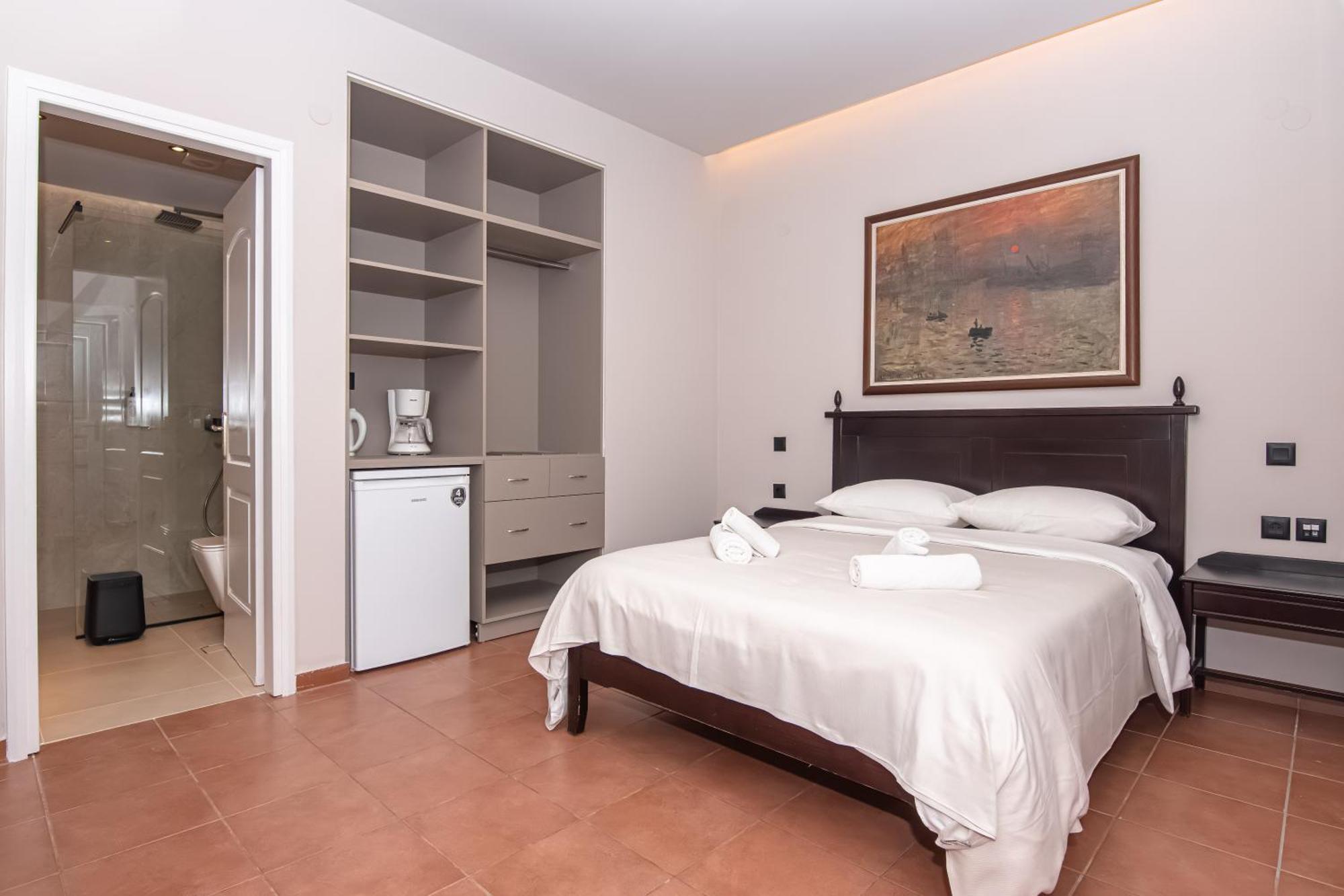 Talos Aparthotel