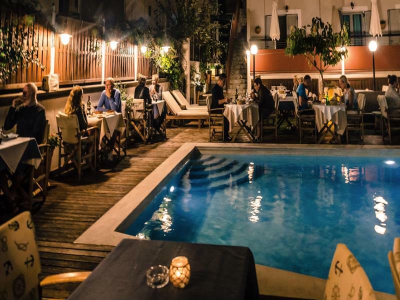 Talos Apartahotel